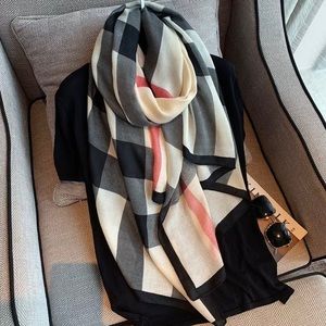 🚫SOLD 🆕 Luxury Large Plaid Scarf